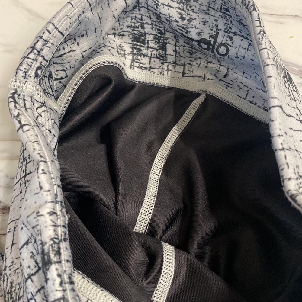 ALO yoga leggings - Picture 4 of 5